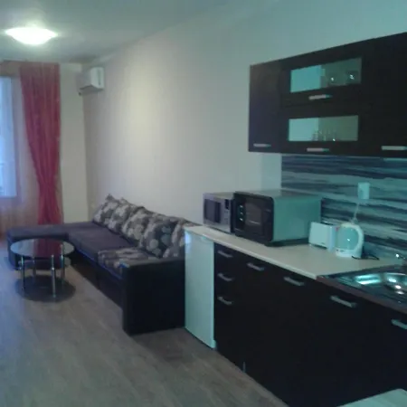 Elina Apartment *